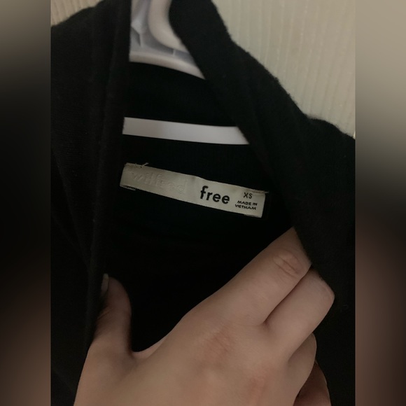 WILFRED FREE Aritzia Black Long Sleeve Top XS - Picture 3 of 4